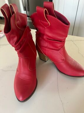 Women's Red Slouchy Mid-Calf Boots